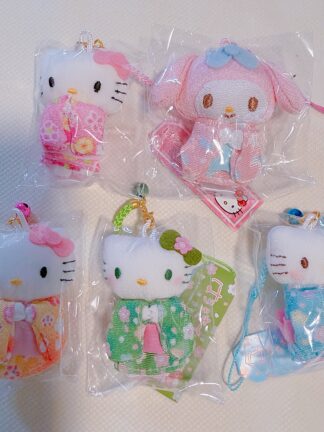 In Stock ｜ 三丽鸥 Kitty 迷你和服小挂件